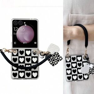 SBlack&White Heart Pattern Samsung Galaxy Z flip 7 case
